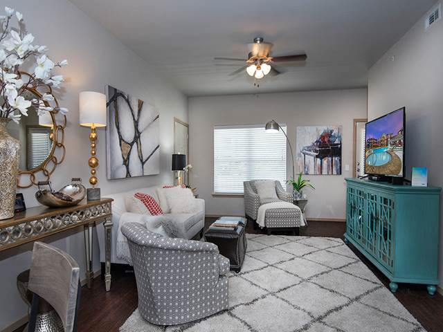 The Greens At Mustang Creek Apartments